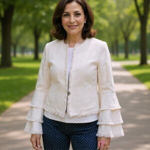 BANANA REPUBLIC Trendy!!!! Blazer With Fringe and Tiered Cuffs White Size 4